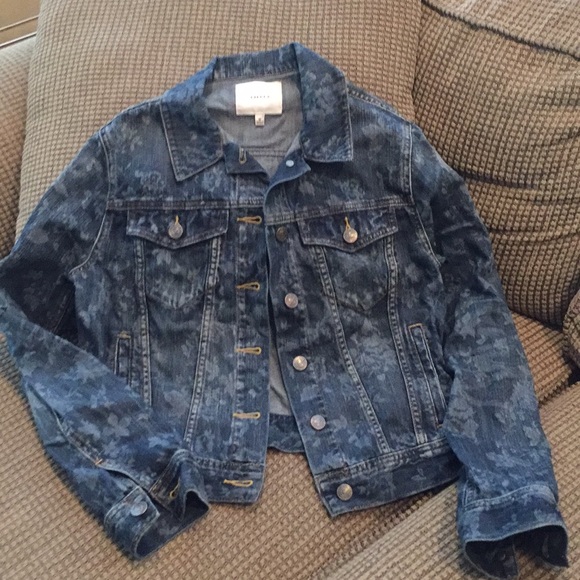 Talula Jackets & Blazers - Talula floral denim jacket (sz m)